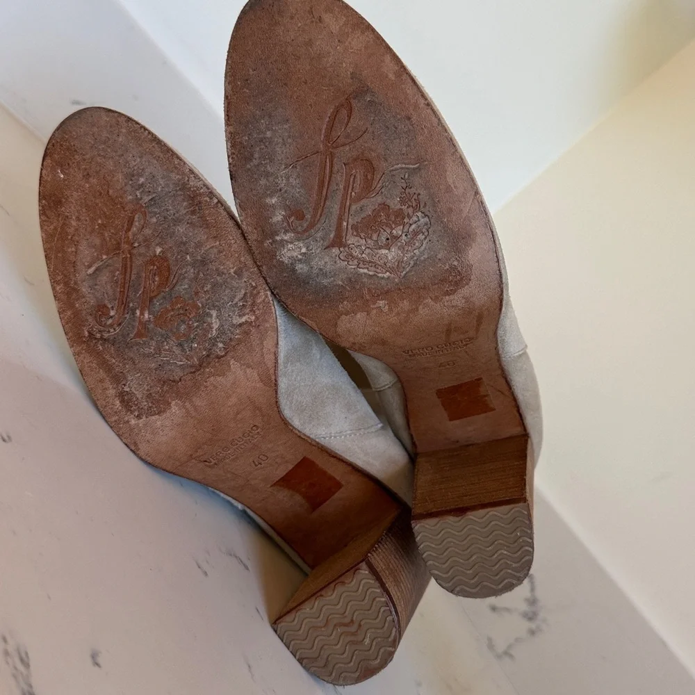 Free People Dakota Block Heel suede slouchy Boots Women’s size 40/ 9 Tan Color